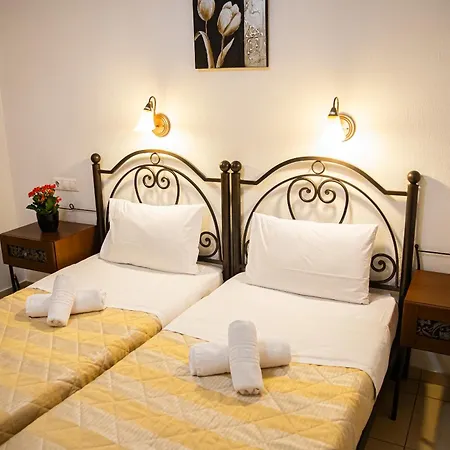 Nopi-zoi Πανσιόν